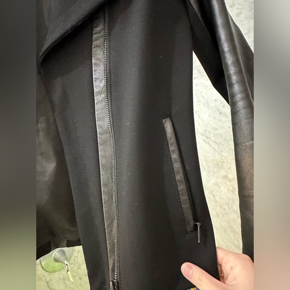 Danier outershell leather - Picture 3 of 7